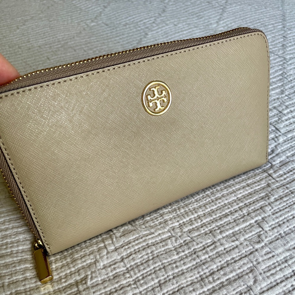 Tory Burch Leather Zip Around Wallet